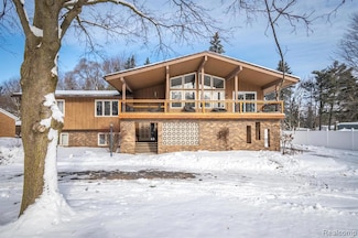 2302 Colorado Ave, Rochester Hills, MI 48309