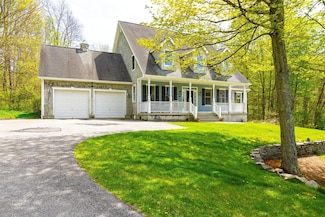 58 Travis Rd, Hyde Park, NY 12538