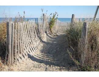 61 Revere St, Hull, MA 02045