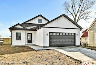 218 E Woodford St, Lawrenceburg, KY 40342