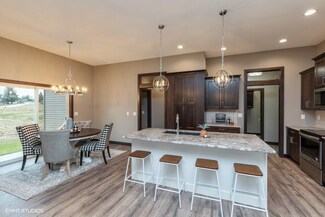 609 Pointer Cir, Center Point, IA 52213