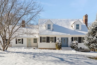 909 Dorset St, South Burlington, VT 05403