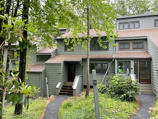 274 Cliffside Dr Unit 274, Torrington, CT 06790