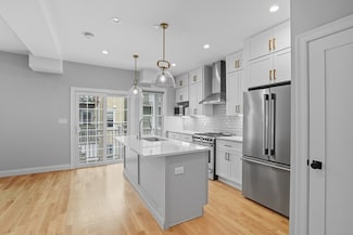 15 Morris St Unit 2, Boston, MA 02128