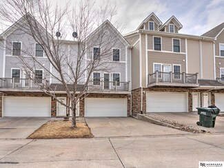 16771 Laurel Plaza Unit 39, Omaha, NE 68116