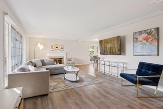 5100 W 70th St, Edina, MN 55439