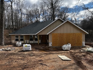 1809 Lela, Harrison, AR 72601