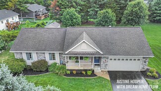 13220 Shutter Dr SE, Lowell, MI 49331