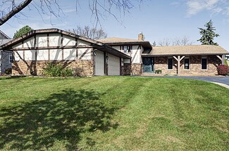 413 Tamerton Pkwy, Burr Ridge, IL 60527