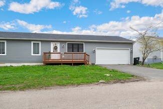 35671 N Laurel Ave, Ingleside, IL 60041