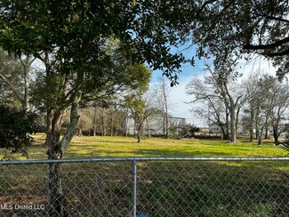 306 Crawford St, Biloxi, MS 39530
