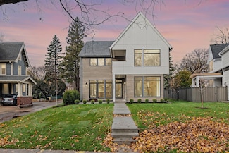 1984 Kenwood Pkwy, Minneapolis, MN 55405