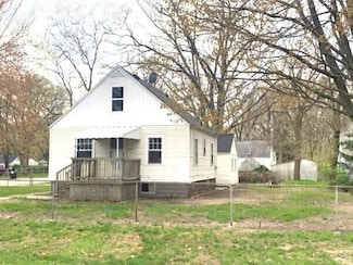 2983 Worden St, Norton Shores, MI 49444
