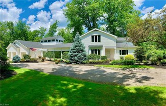 70 Old Plank Ln, Chagrin Falls, OH 44022