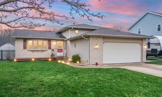 1445 Admiral Dr, Chesterton, IN 46304