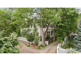 877 Racquet Ln, Boulder, CO 80303