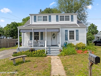 607 Willow St, Lakehurst, NJ 08733