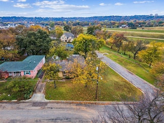 5317 Red Bud Ln, Fort Worth, TX 76114