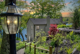 105 Crockett Rd, Upton, MA 01568