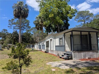 37 63rd St, Yankeetown, FL 34498