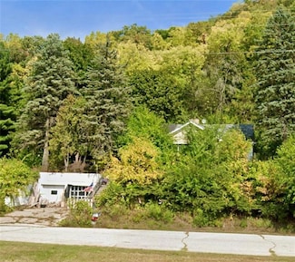 W508 Spur Ln, Fountain City, WI 54629