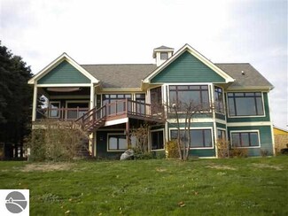 2081 S Lake Shore Dr, Lake Leelanau, MI 49653