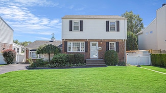 2282 3rd St, East Meadow, NY 11554
