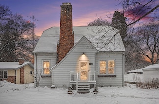 445 Montezuma Rd, Benton Harbor, MI 49022