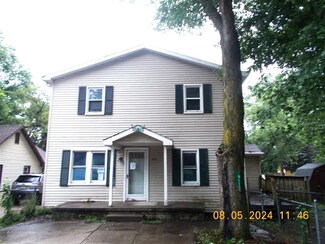 9110 Elizabeth St, Whitmore Lake, MI 48189