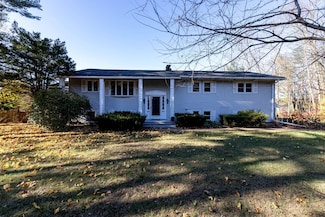 79 Main St, Hooksett, NH 03106