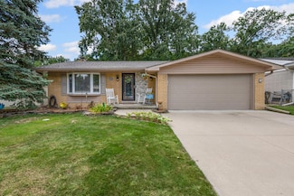 20903 Seneca Ave, Brownstown Township, MI 48183