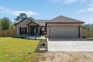 1290 W Union Rd, Carriere, MS 39426