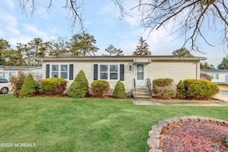 301 Kenwood Ct, Whiting, NJ 08759