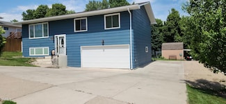 1708 Masterson Ave, Bismarck, ND 58501