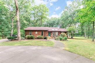 14352 Forest Ct, Chelsea, MI 48118