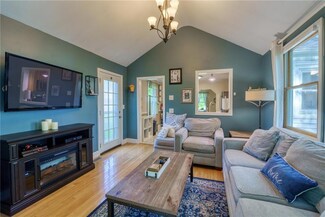 88 Iroquois Rd, Cumberland, RI 02864