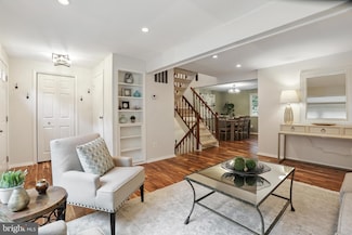 2307 Middle Creek Ln, Reston, VA 20191