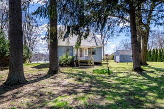 4746 W Chapin Ln, Berrien Springs, MI 49103