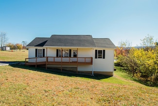 446 N Summit Ave, Woodstock, VA 22664