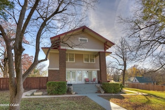 215 E Mckinney St, Neosho, MO 64850