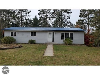 502 S Broad St, Harrison, MI 48625