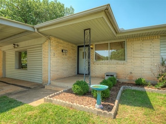 1147 Elmhurst St, Moore, OK 73160