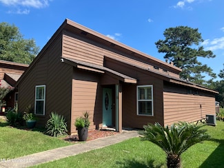 6 Pelican Cove, Diamondhead, MS 39525