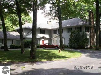 734 Ames St, Elk Rapids, MI 49629