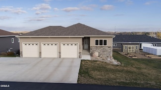 1046 Otter Creek Loop, Hazen, ND 58545