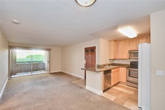 2275 Del Mar Way Unit 106, Corona, CA 92882