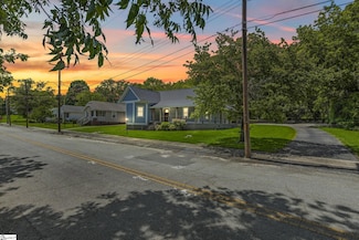 508 Johnson St, Pickens, SC 29671
