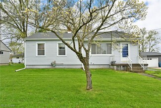 306 Sunset Dr, Cortland, OH 44410