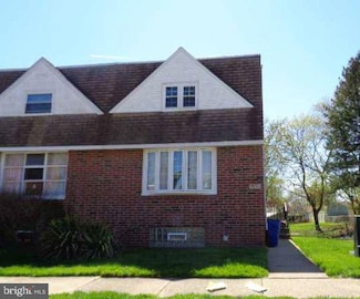 15033 London Rd, Philadelphia, PA 19116