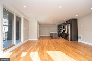 1711 S 5th St Unit 3, Philadelphia, PA 19148